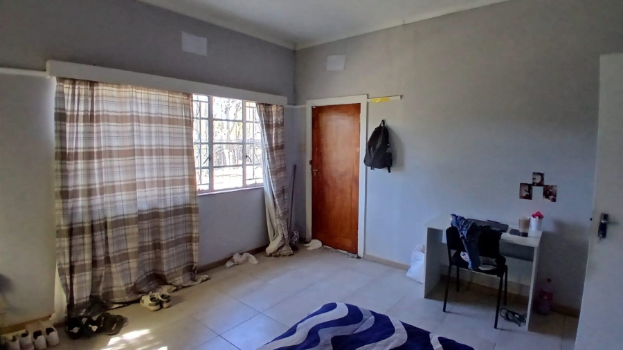 5 Bedroom Property for Sale in Park West Free State